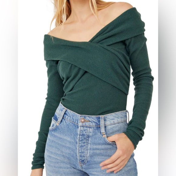 ‼️RARE‼️🎸FREE PEOPLE🎸🔥NWT🔥MARLEY GREEN STRETCH-KNIT TOP—S - Picture 2 of 11